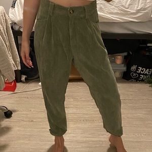 Size medium green corduroy pants! Only worn once!